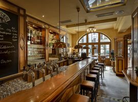 Die Bartheke im Wirtshaus Ayinger am Platzl in München