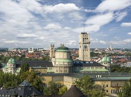 Panorama Ausblick über München, im Fokus steht das Deutsche Museum 