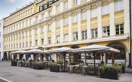 © Dallmayr Hausfassade der Dallmayr Kaffeerösterei in München.